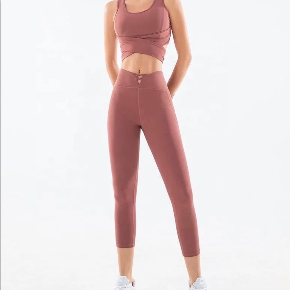 BOWKNOT SPORTS BRA. - Picture 2 of 4